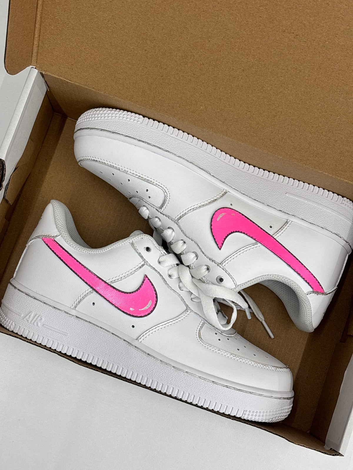 NIKE AIR FORCE 1 CUSTOM PINK SIGN