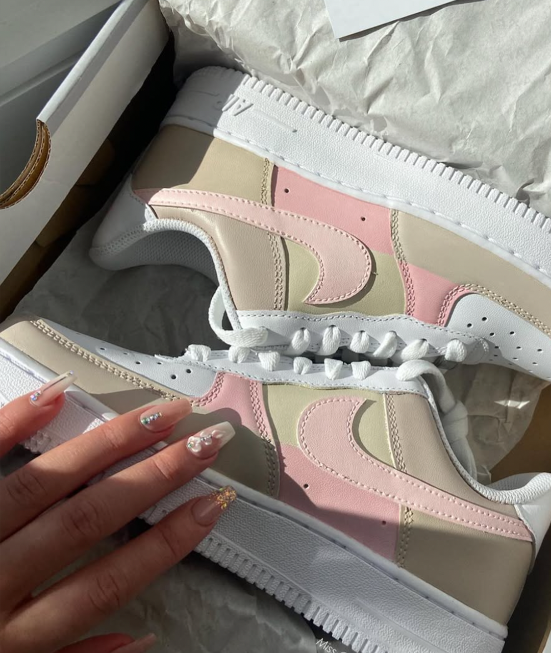 NIKE AIR FORCE 1 CUSTOM STRAWBERRY MOUSSE